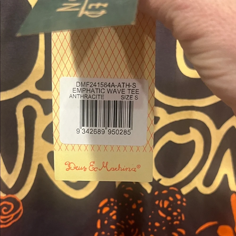 NWT- DEUS Customs Brown Graphic Tee - Picture 4 of 8